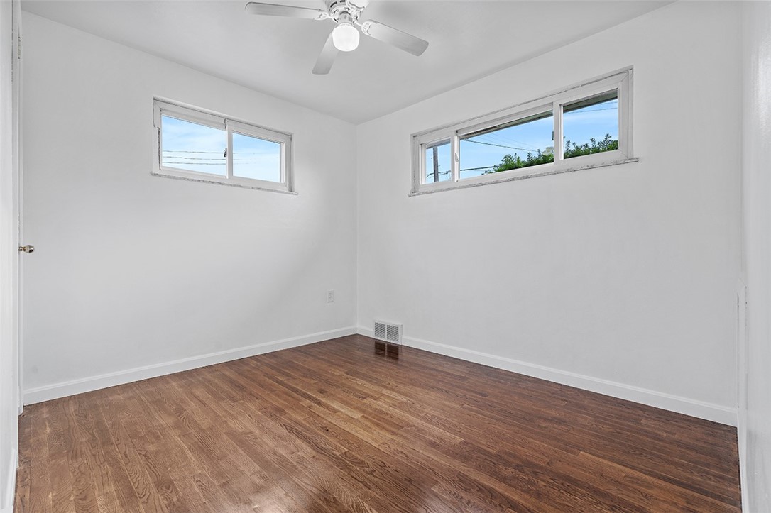 1004 Collins Ave