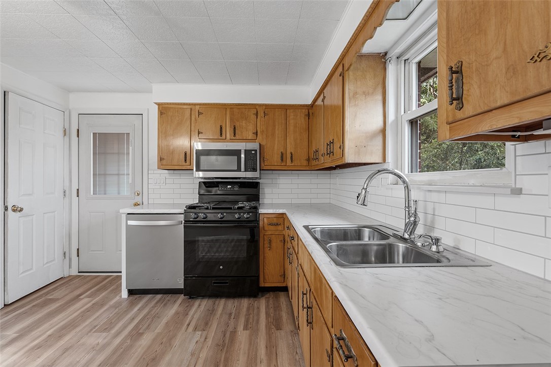 1004 Collins Ave