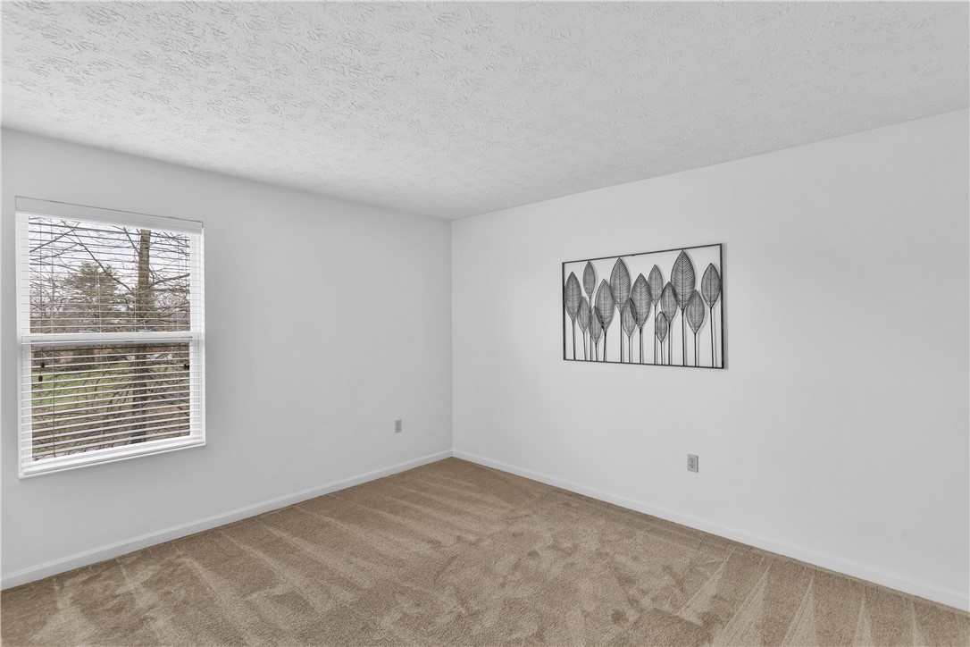 100 Hazelwood Dr