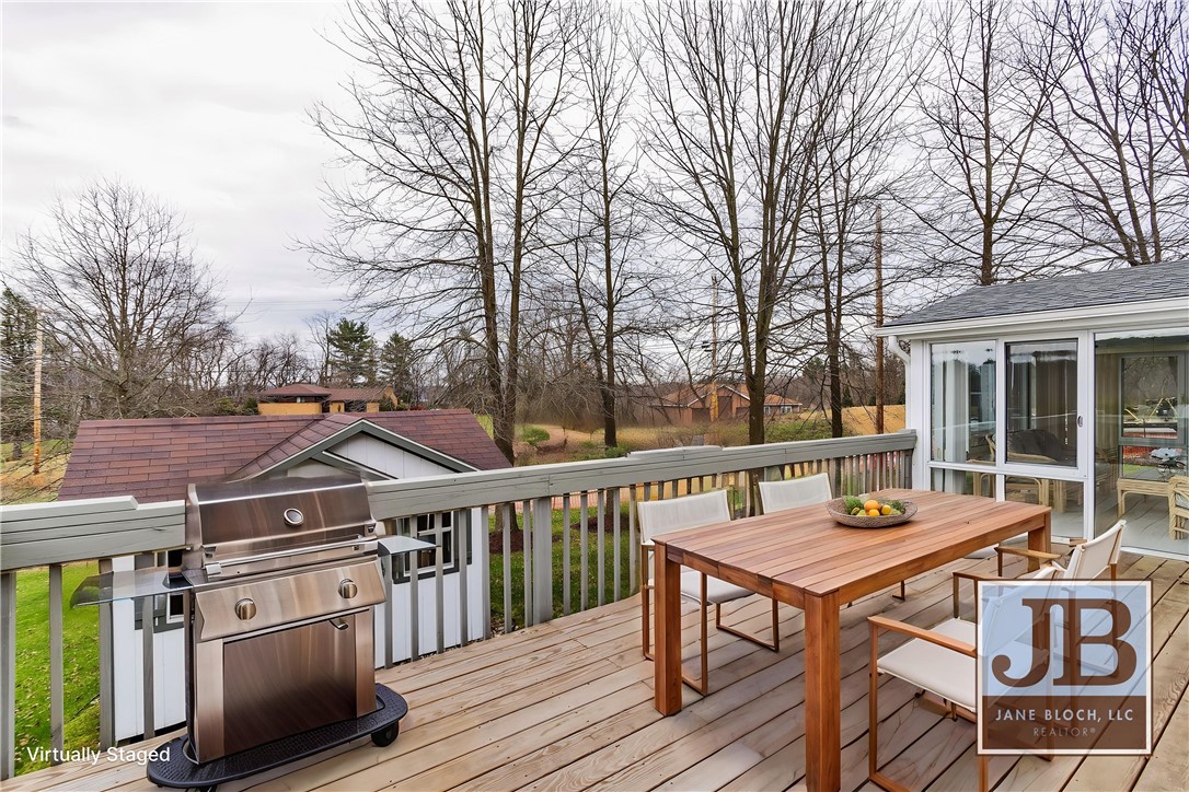 100 Hazelwood Dr