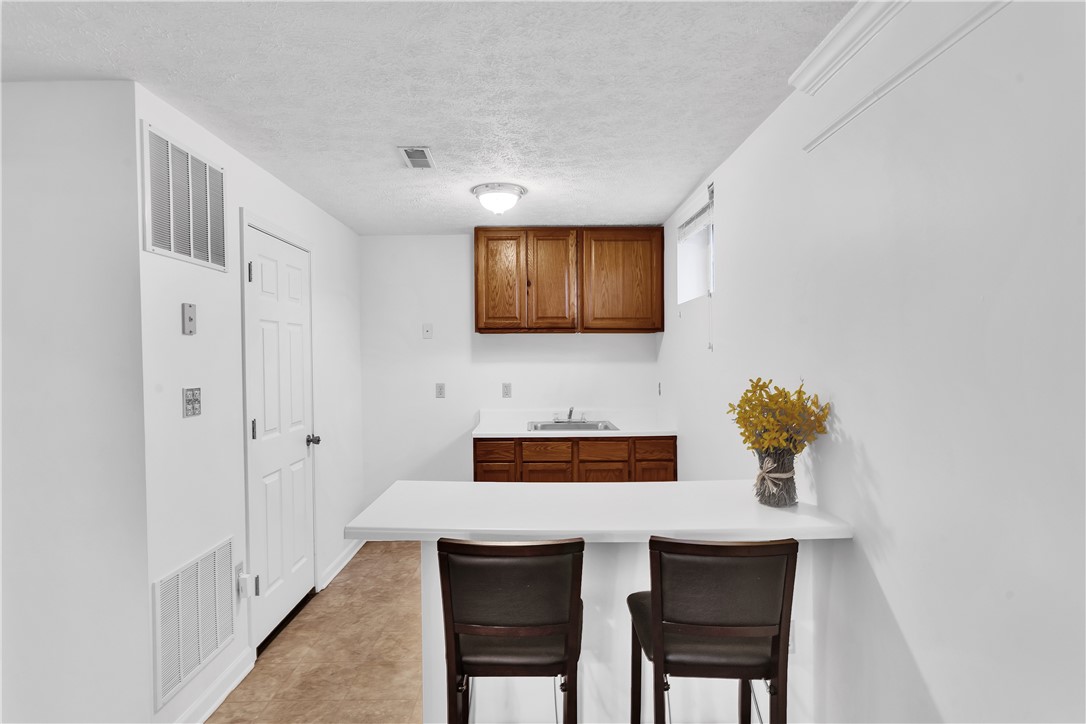100 Hazelwood Dr