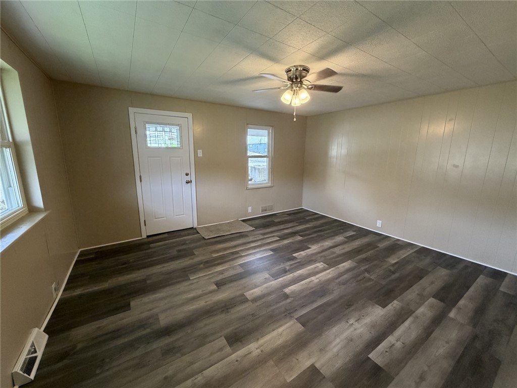 1156 Eisenhower Dr