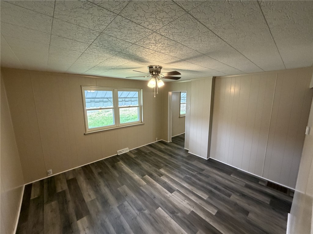 1156 Eisenhower Dr