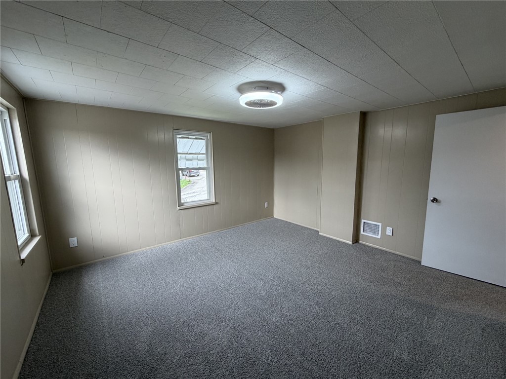 1156 Eisenhower Dr