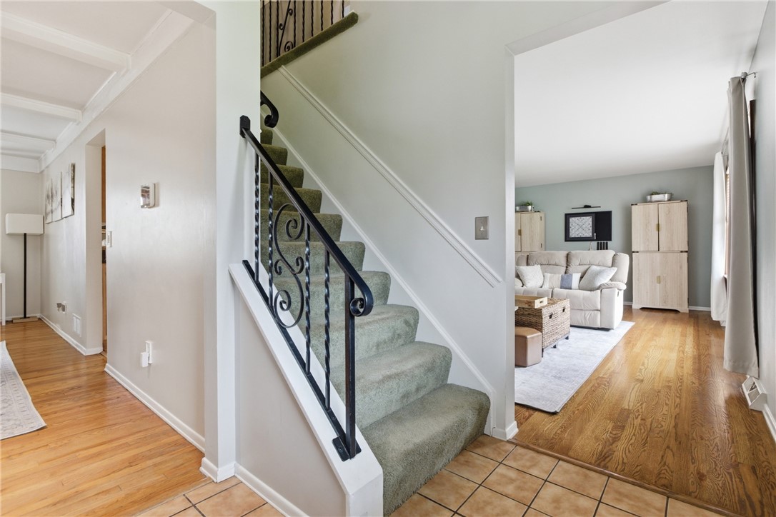 1011 Apple Hill Ln
