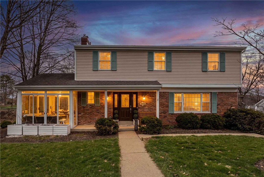 1011 Apple Hill Ln
