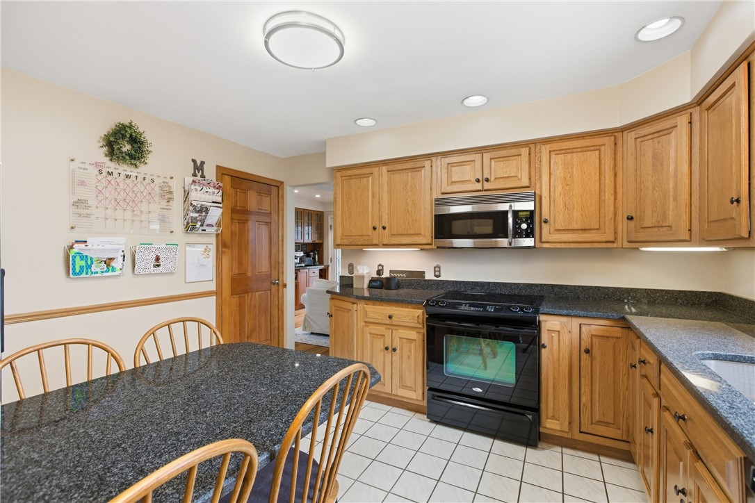 1011 Apple Hill Ln