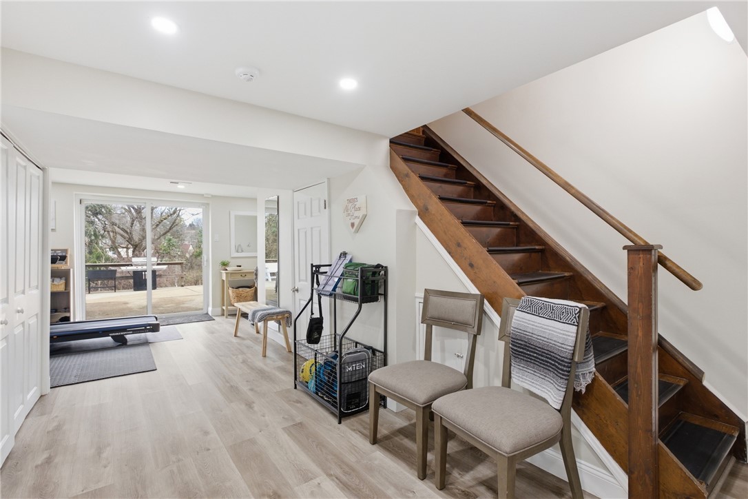 1011 Apple Hill Ln