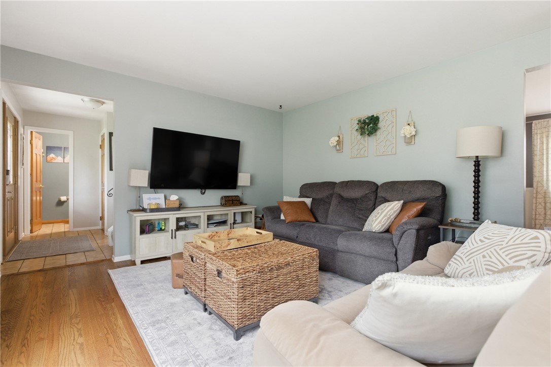 1011 Apple Hill Ln