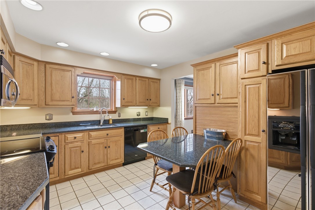 1011 Apple Hill Ln