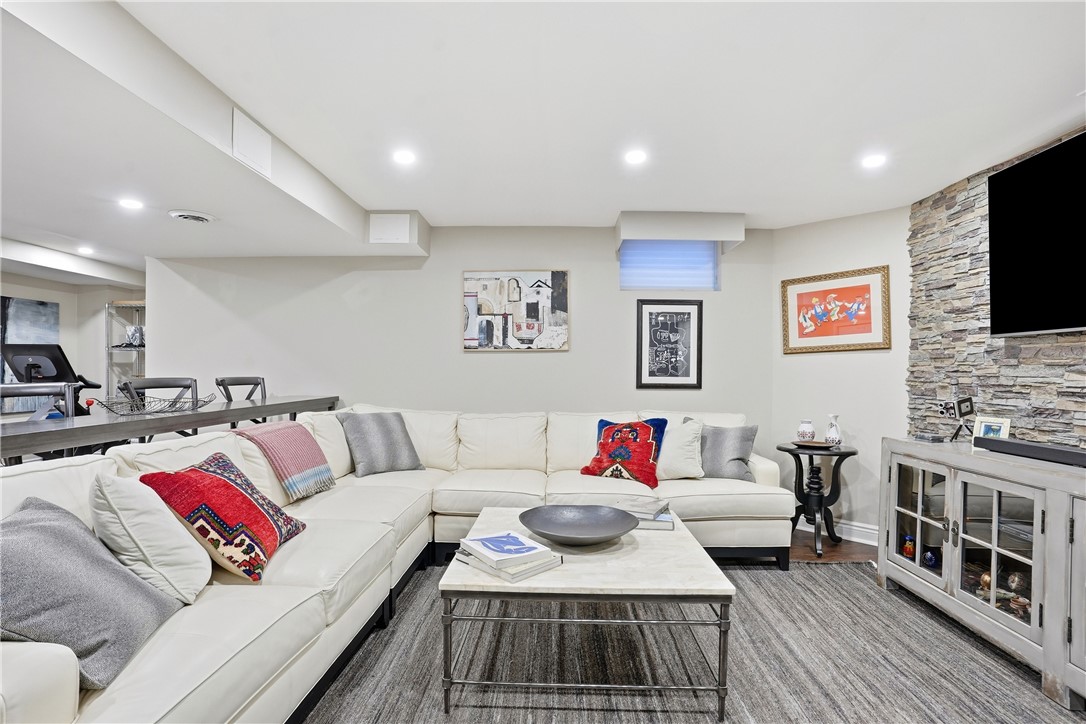 104 Trotwood Ct