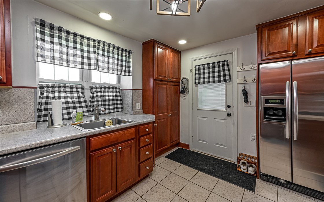 212 Montclair Ave