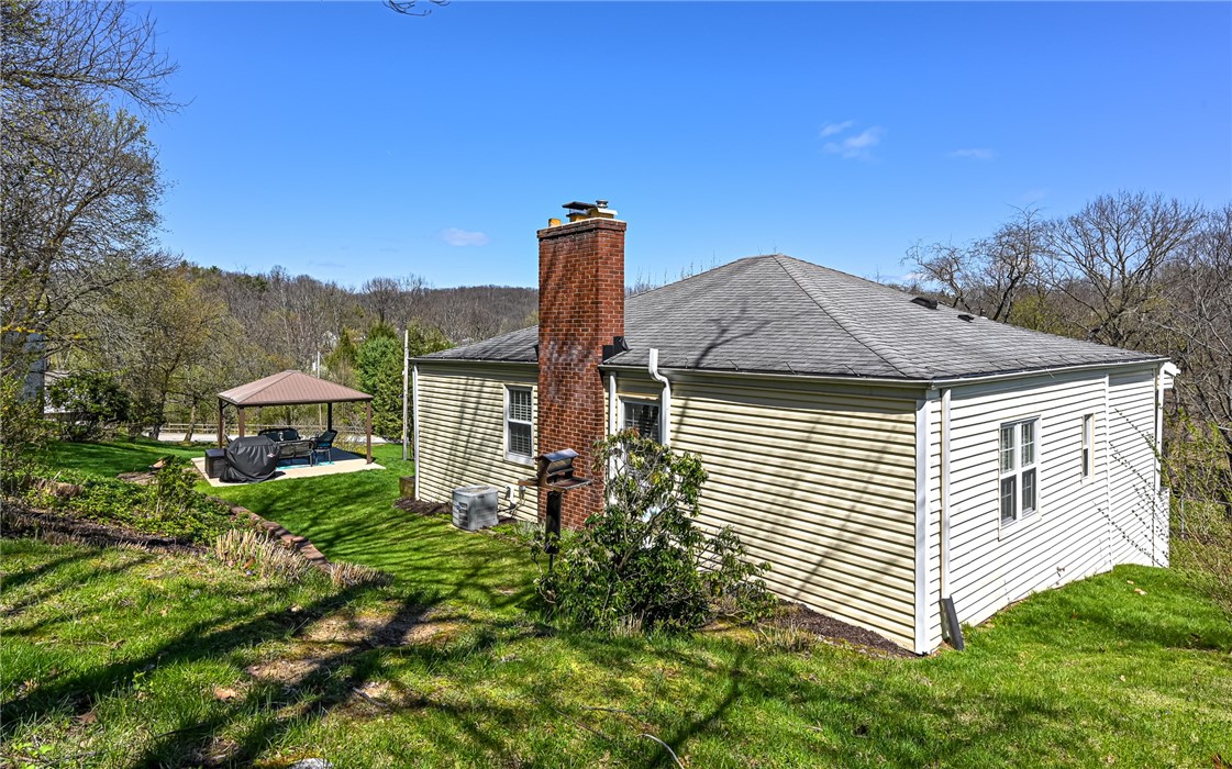 212 Montclair Ave