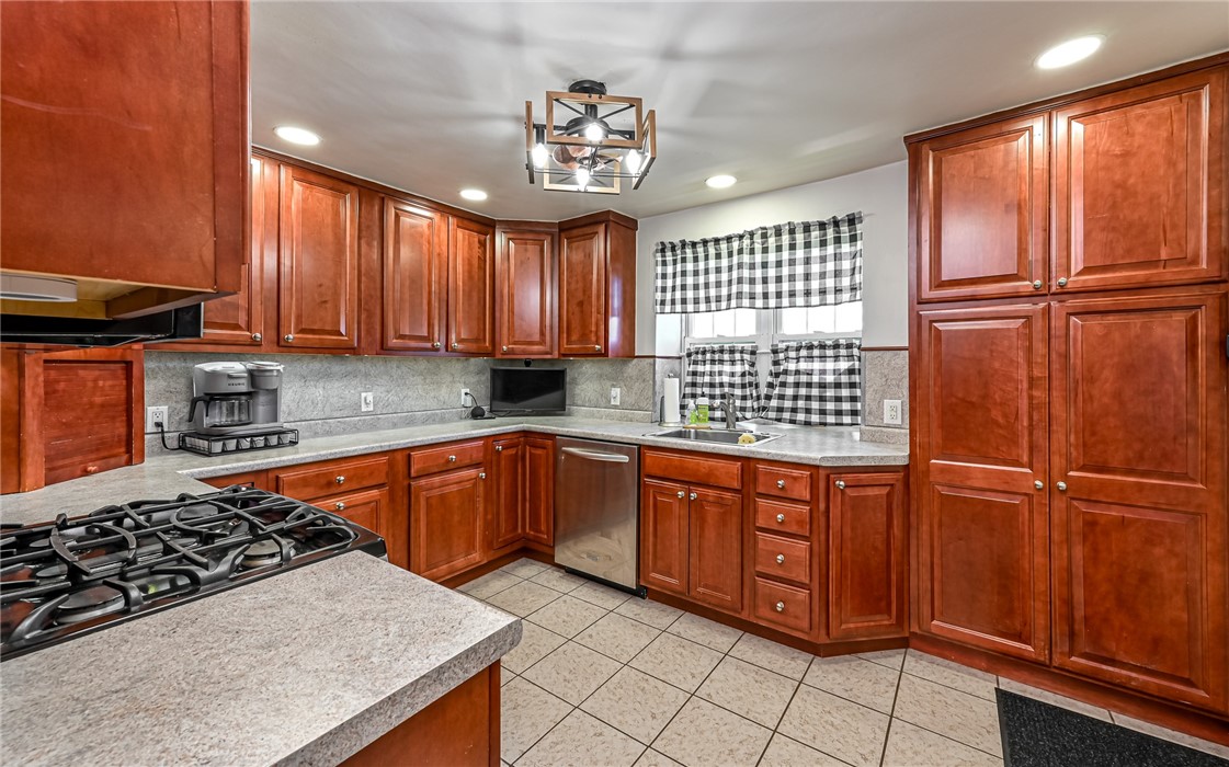212 Montclair Ave