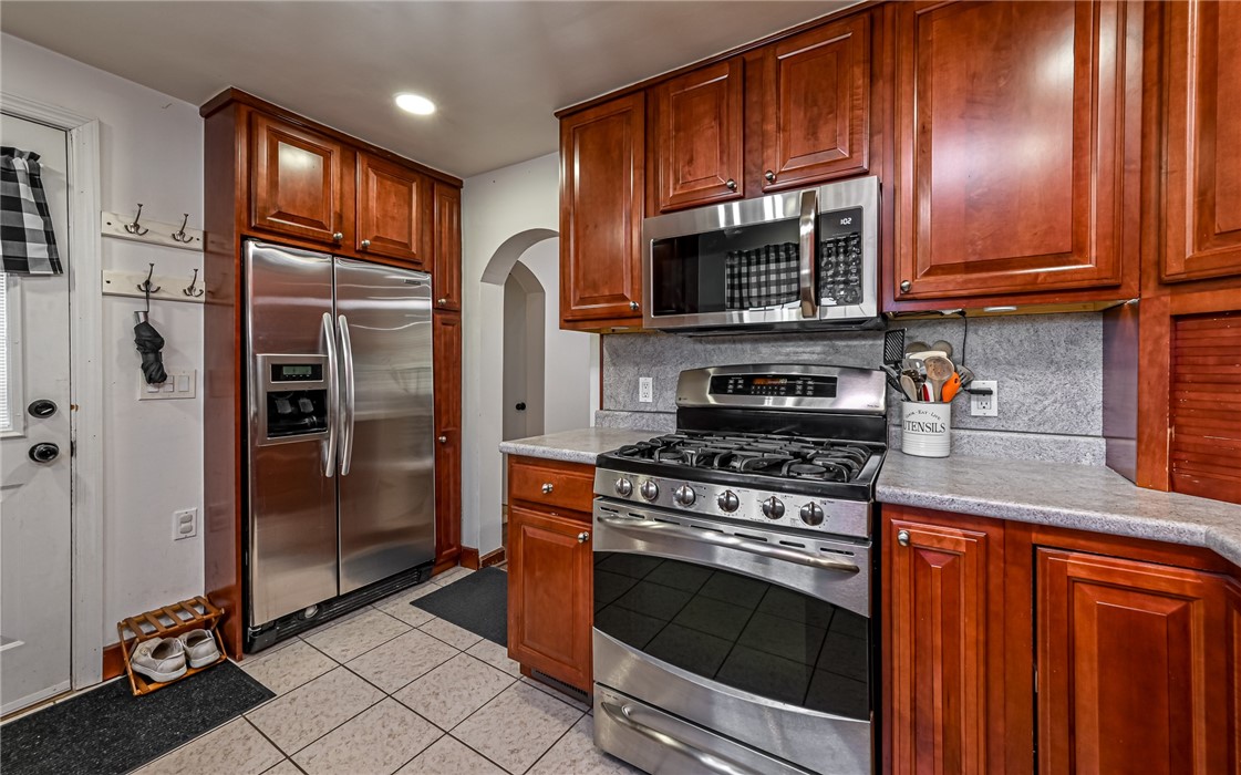212 Montclair Ave