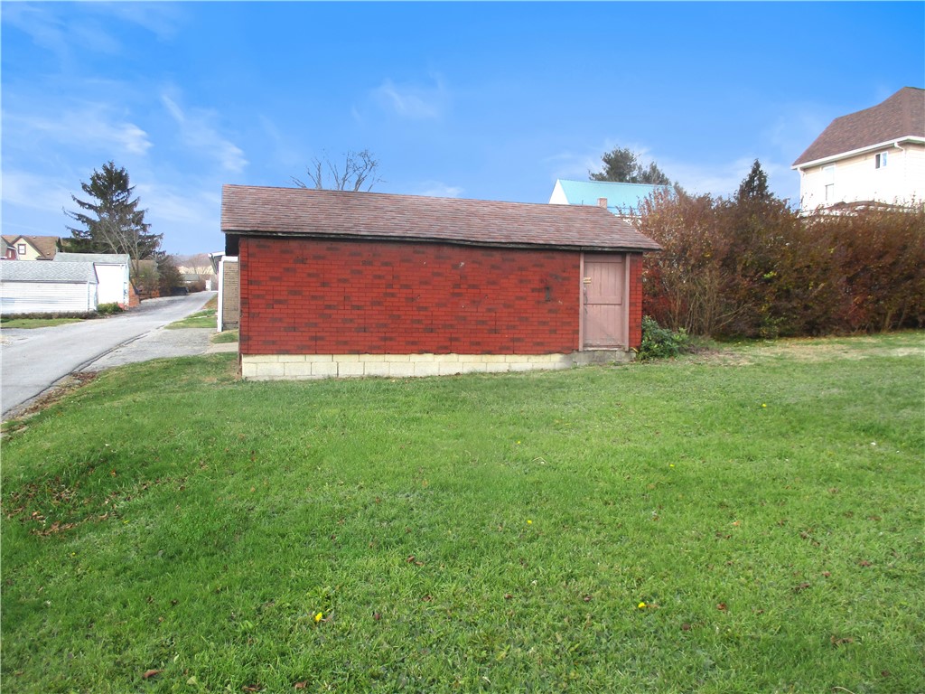 901 Broadway Ave