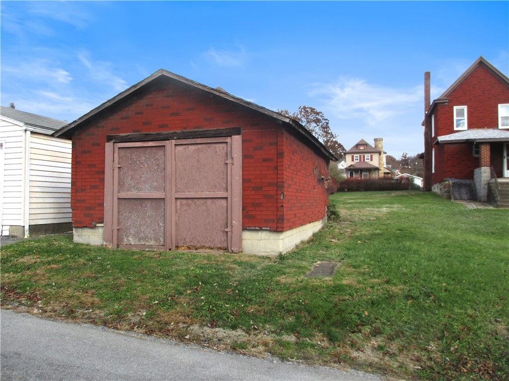 901 Broadway Ave