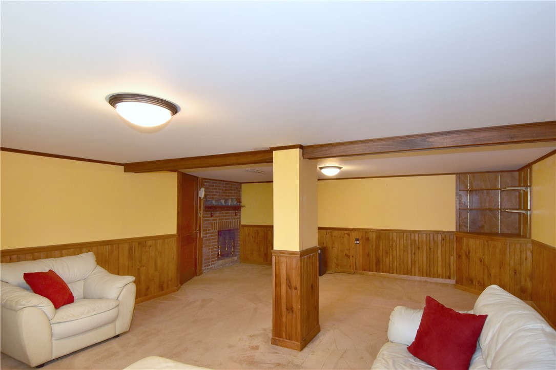 110 Circle Dr
