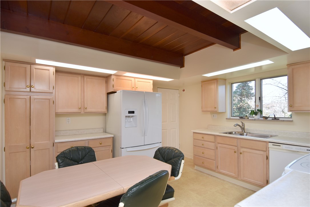 110 Circle Dr