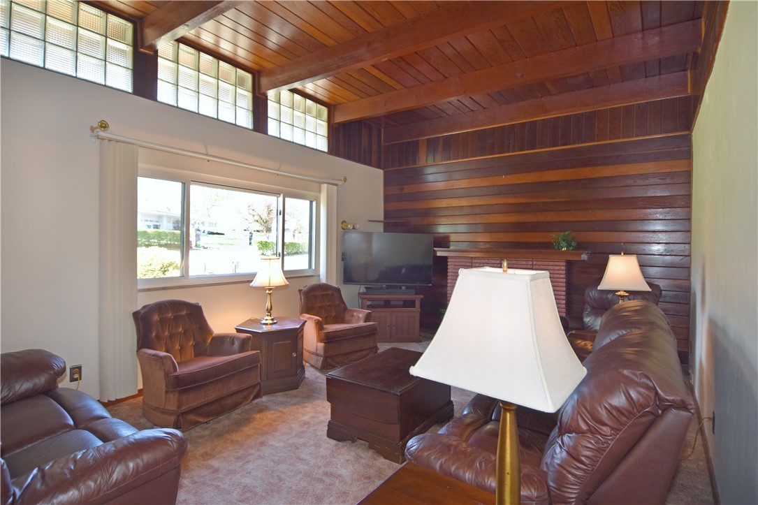 110 Circle Dr