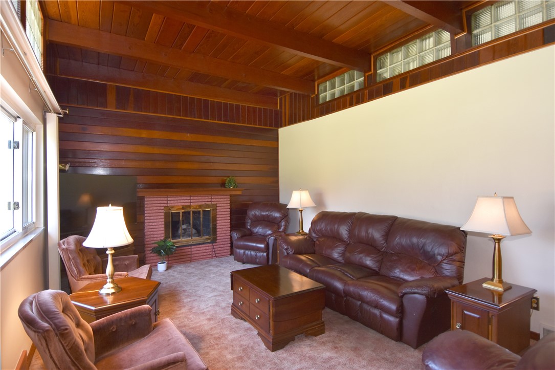 110 Circle Dr