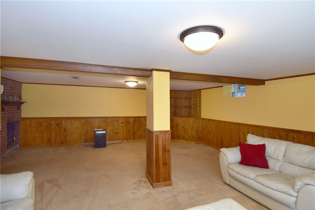 110 Circle Dr