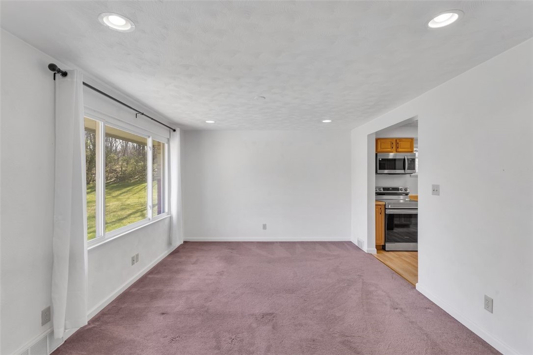 3930 Evergreen Dr