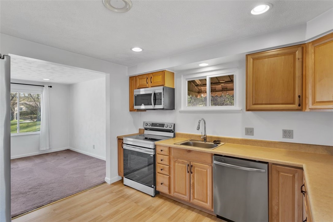3930 Evergreen Dr