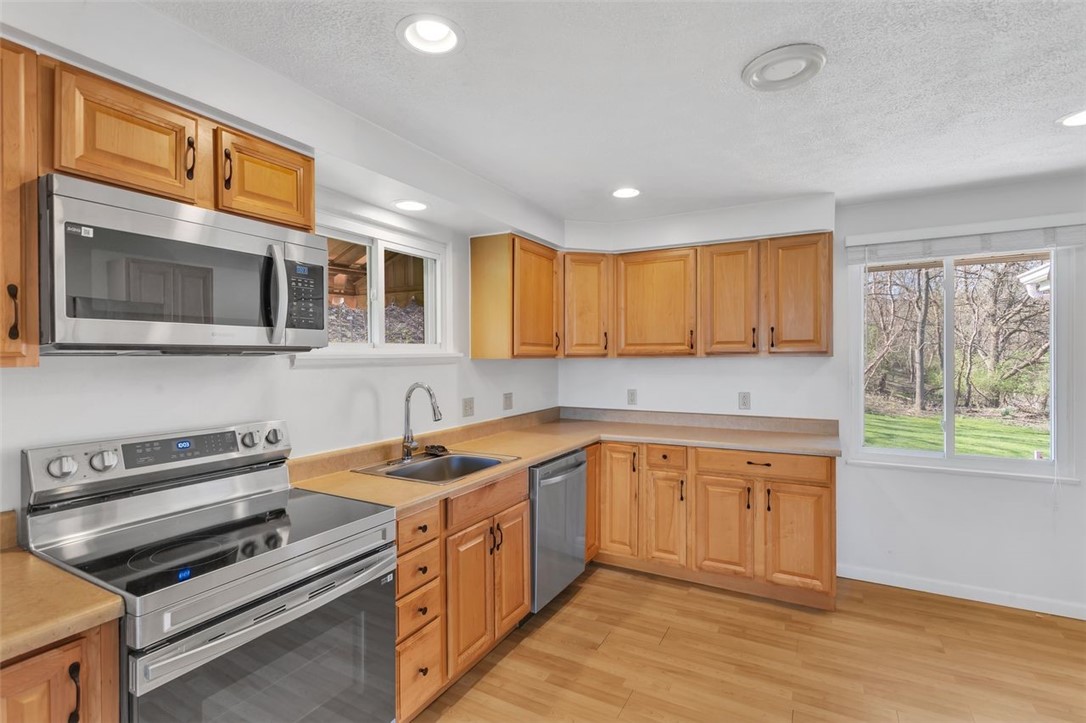 3930 Evergreen Dr