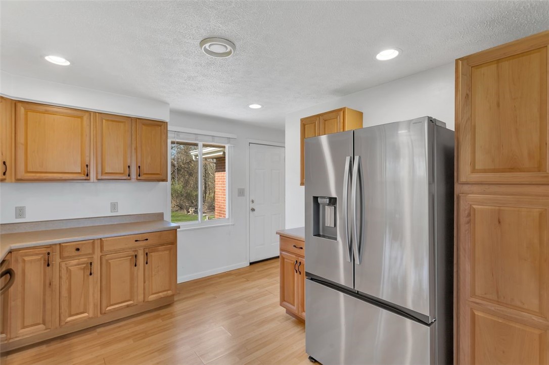 3930 Evergreen Dr