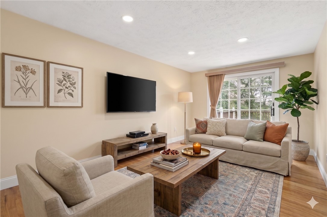 113 N Harleston Dr