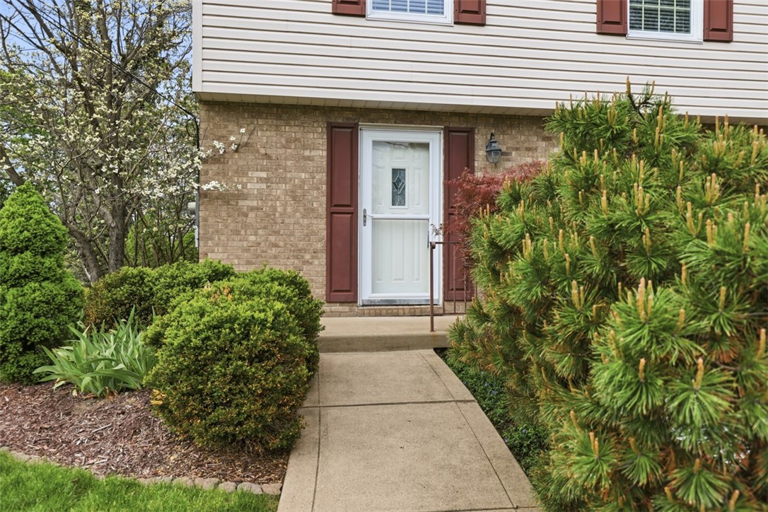113 N Harleston Dr