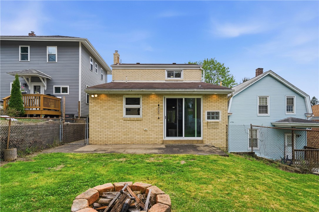 1329 Fallowfield Ave