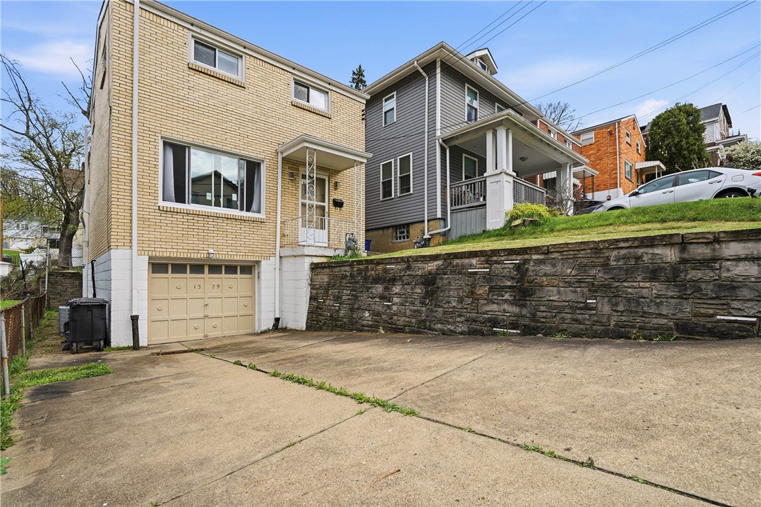 1329 Fallowfield Ave