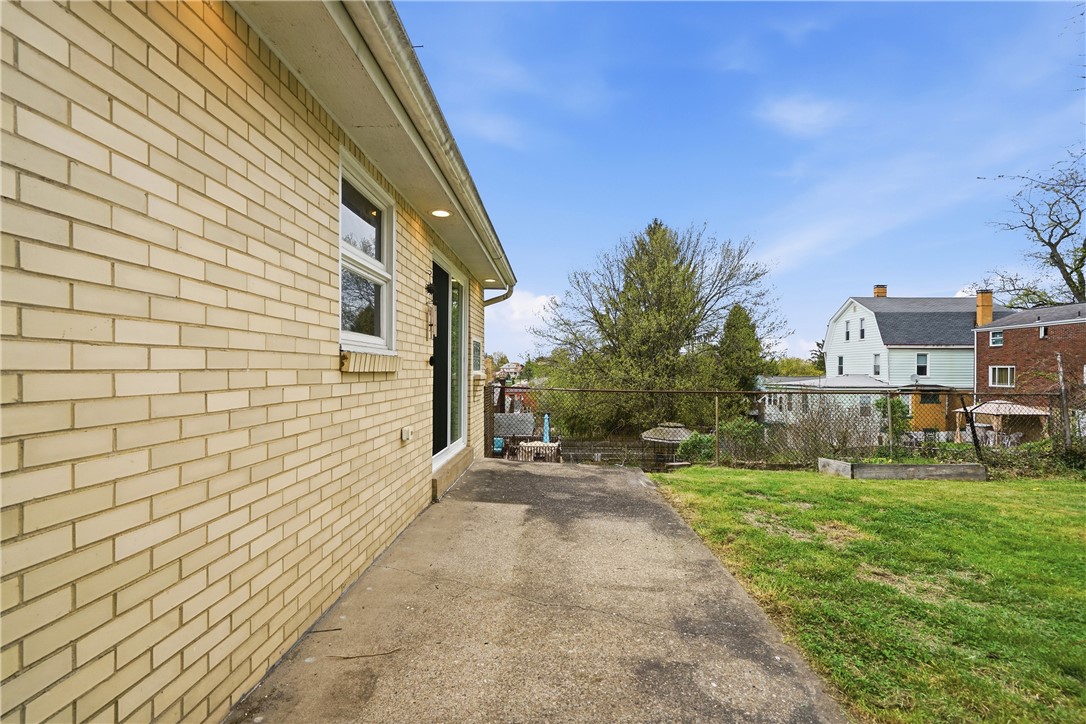 1329 Fallowfield Ave
