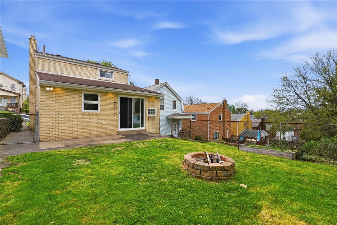 1329 Fallowfield Ave