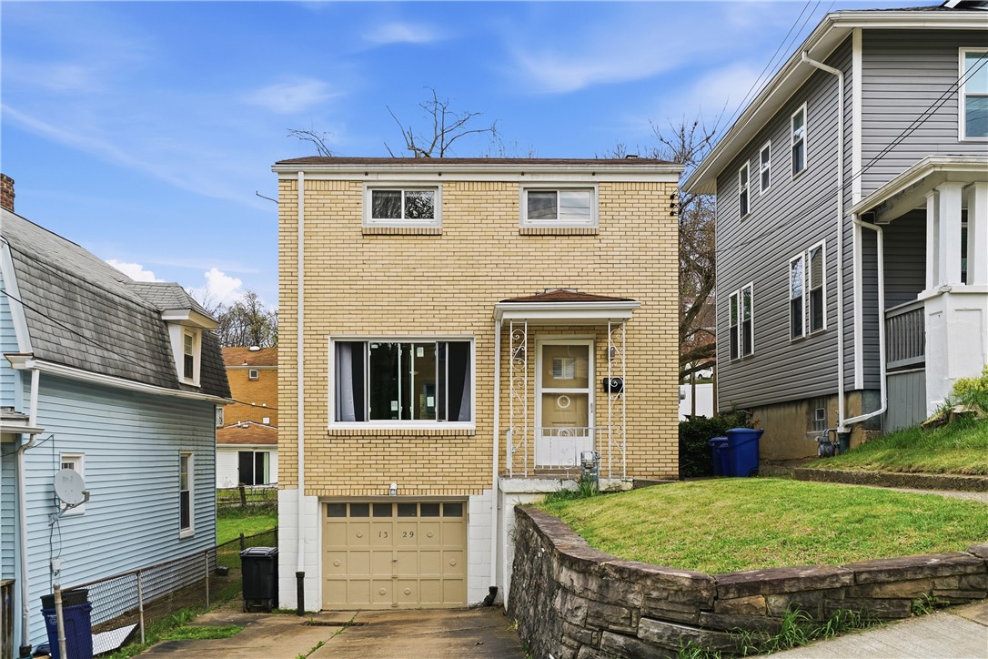 1329 Fallowfield Ave