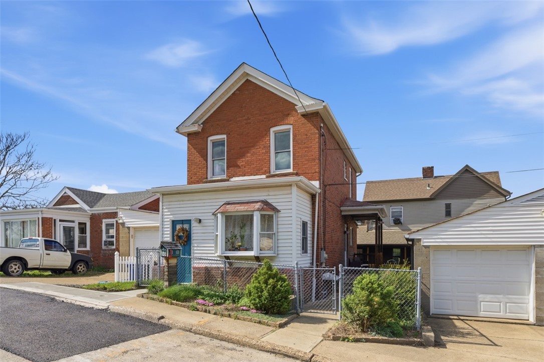 217 Ilion St
