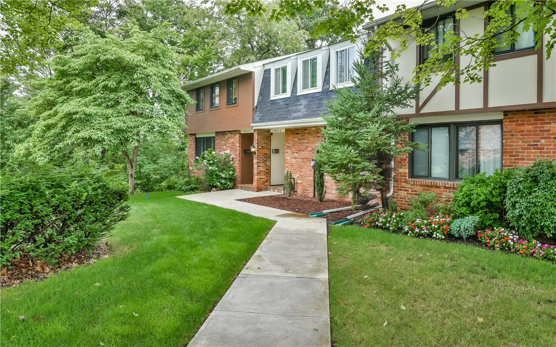 4413 Laurel Oak Dr
