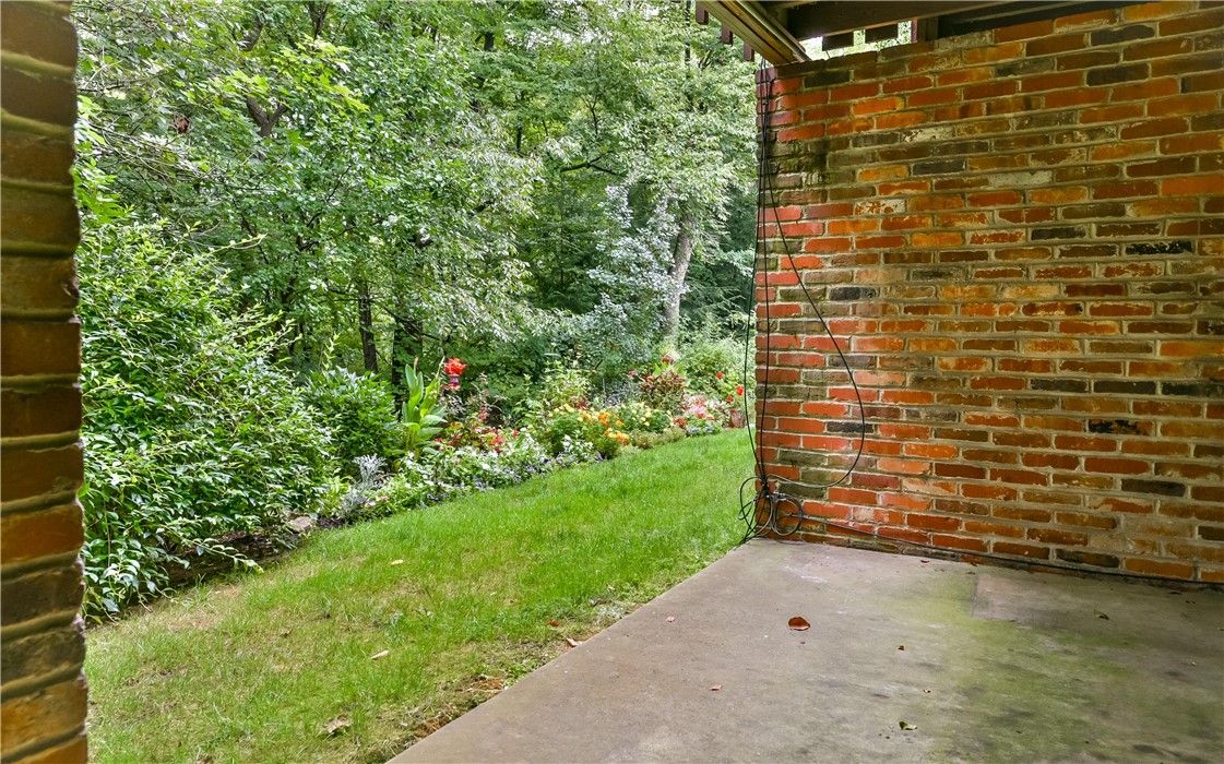 4413 Laurel Oak Dr