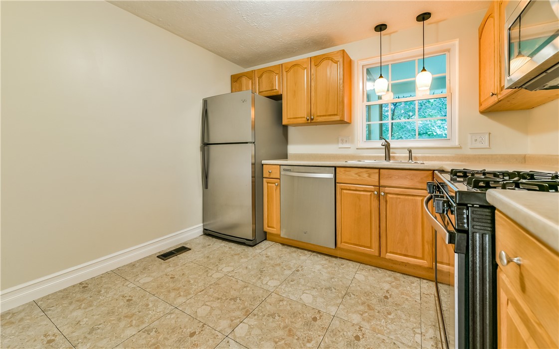 4413 Laurel Oak Dr