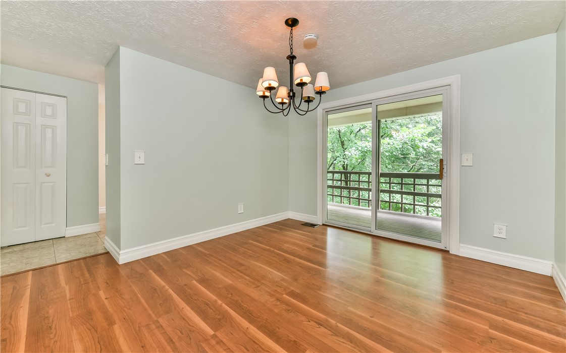 4413 Laurel Oak Dr