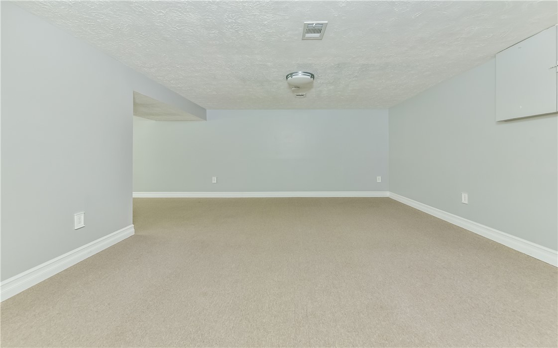 4413 Laurel Oak Dr