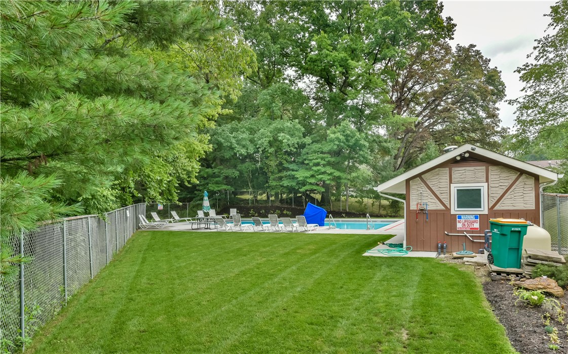 4413 Laurel Oak Dr
