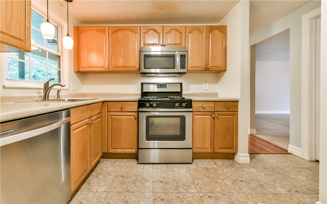 4413 Laurel Oak Dr
