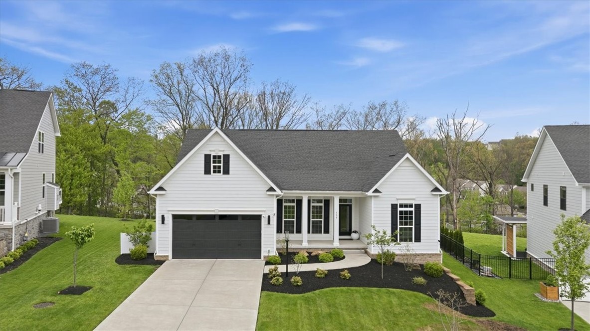 333 Crest Ln