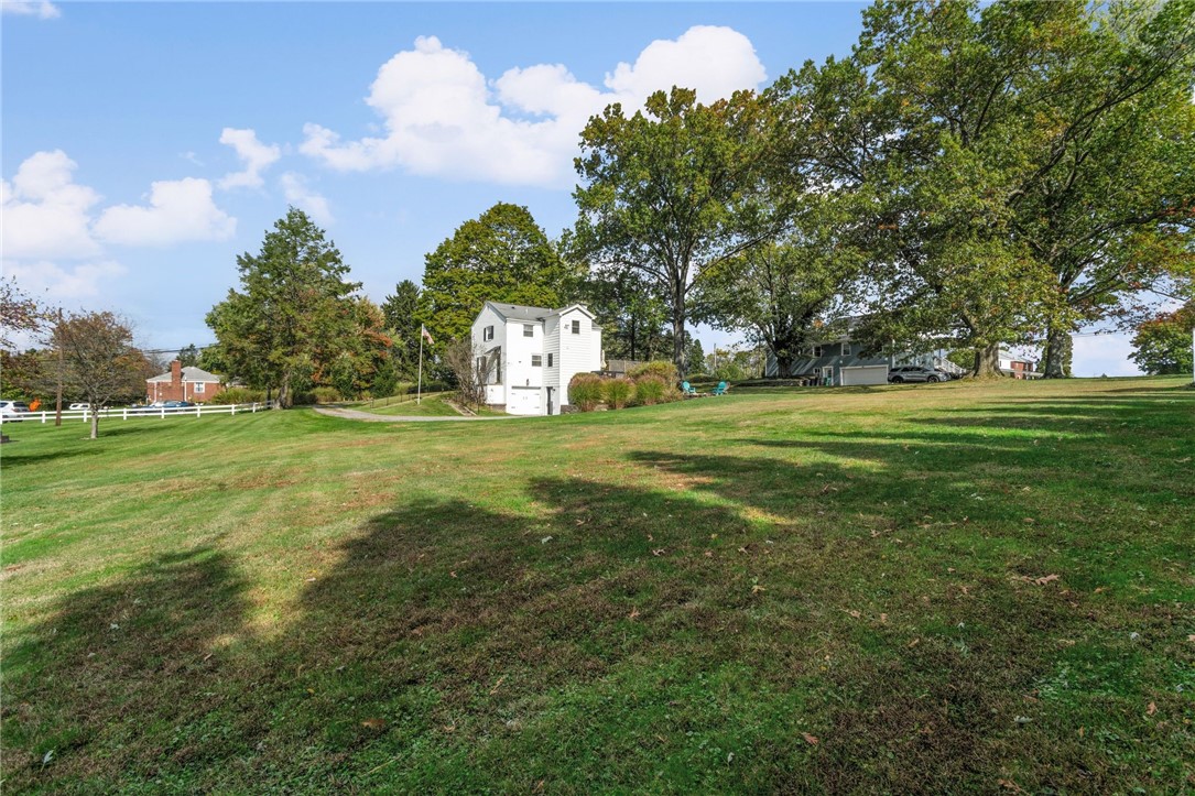 1553 Crestview Dr