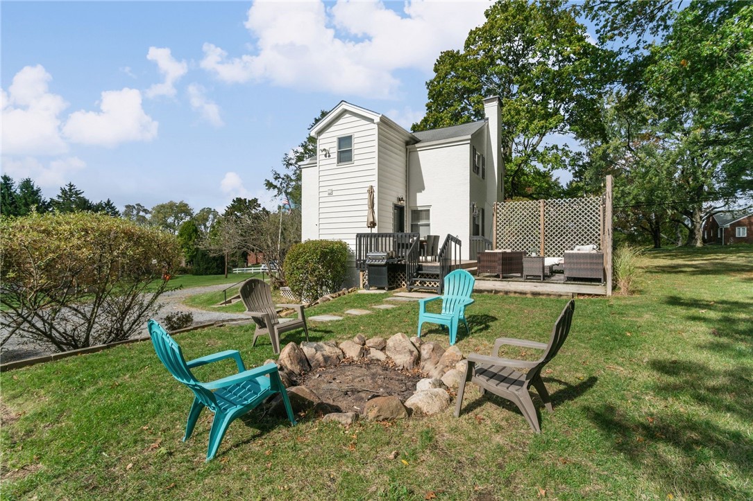 1553 Crestview Dr