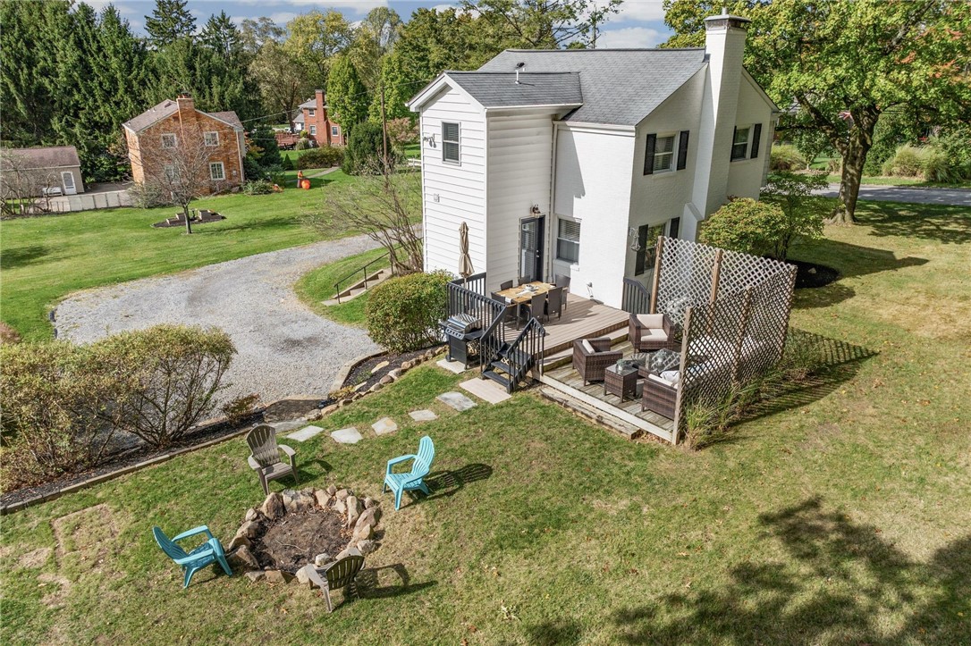 1553 Crestview Dr