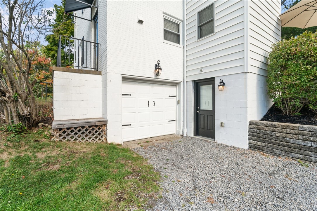 1553 Crestview Dr